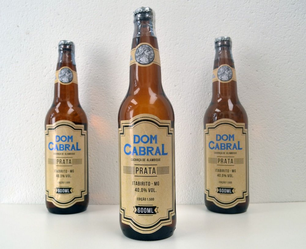 4 RAZÕES QUE FAZEM DA CACHAÇA ARTESANAL O MELHOR PRESENTE   Dom Cabral